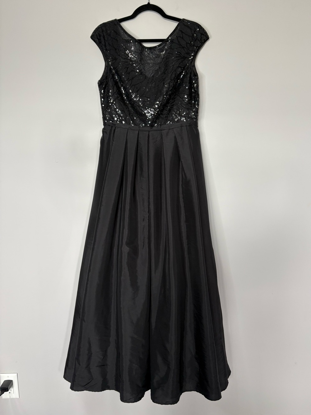 Calvin Klein Black Sequin Ball Gown Maxi Dress Prom Wedding Graduation Size 10